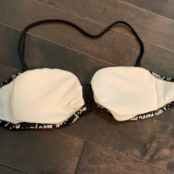 NEW: Victoria’s Secret BIKINI TOP - Picture 3 of 6
